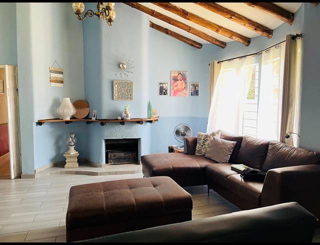 4 BEDROOM FREEHOLD FOR SALE IN DERSLEY